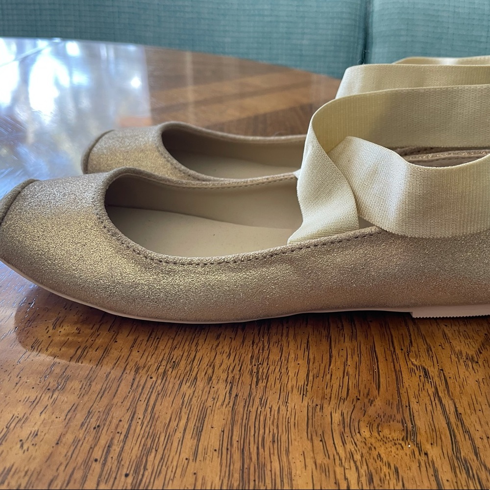 New. Janie and Jack girl’s leather shoes. Gold. Size 2
